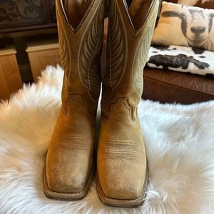 Ariat woman’s cowboy boots